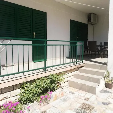 Apartment Mala Kuca